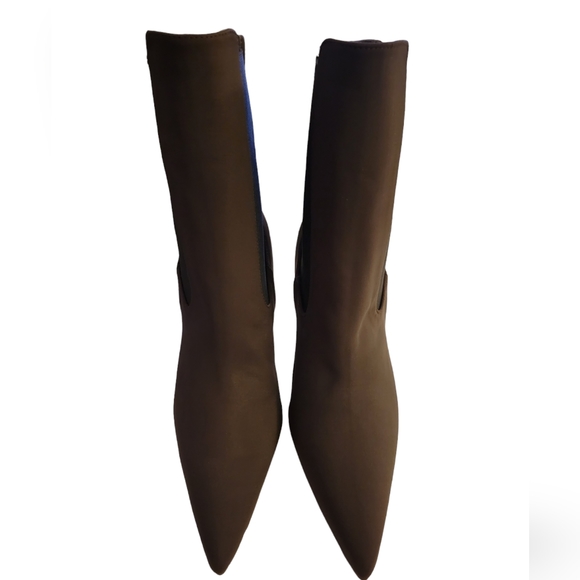 NIB Good American Chocolate Neoprene Kickstand High Heeled Ankle Bootie Size 8.5 - Picture 2 of 9